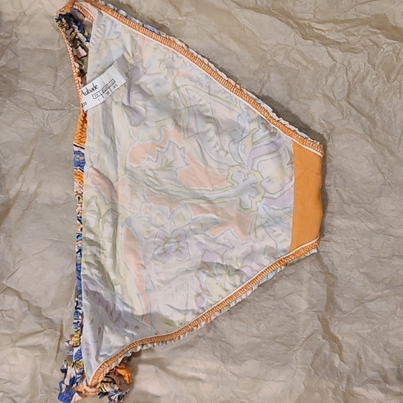 Aubade Paris Ruffle bikini  tropical print, 32C Bra - XS Bottom - Picture 15 of 16